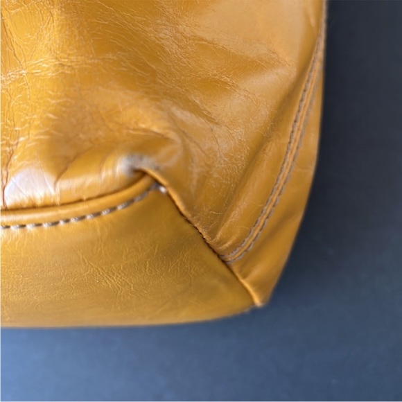 Peck & Peck Collection Twisted Handle Yellow Leather Hobo Shoulder Bag - Picture 11 of 12